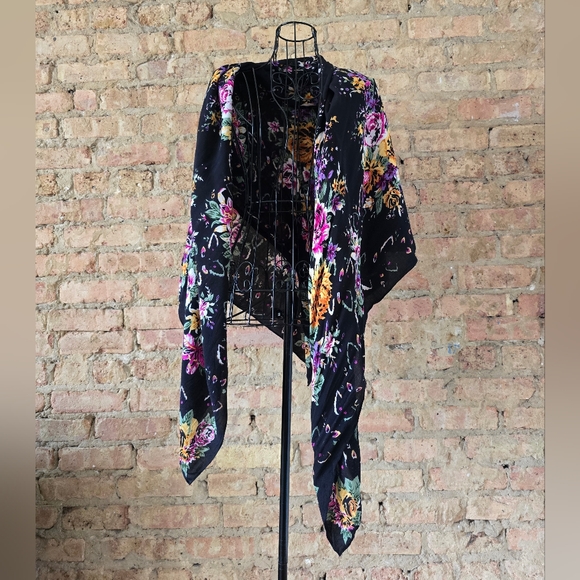 💐 Anthropologie Black Floral Scarf - Picture 11 of 11
